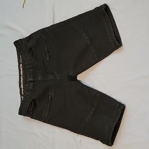 V19-69 Abbigliamento sportivo short stretch.